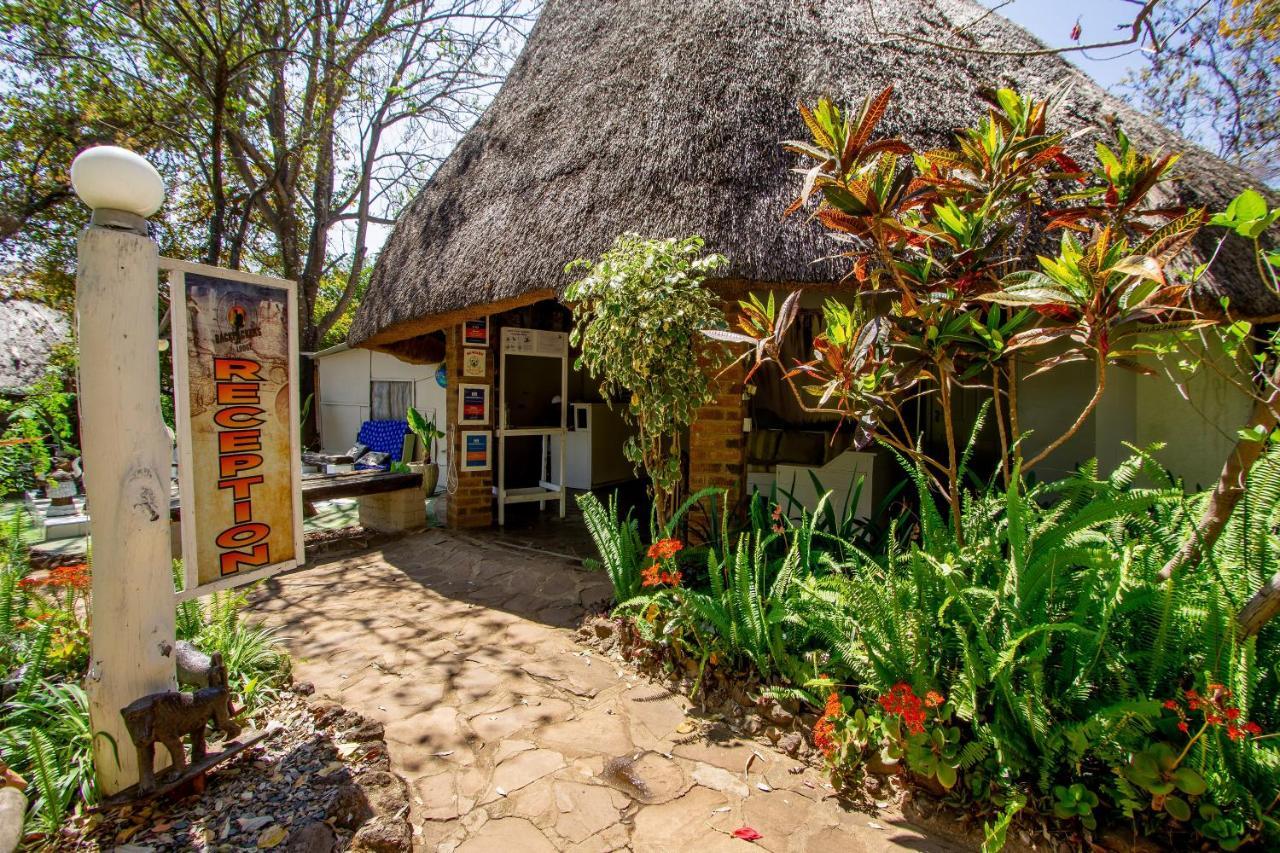 Victoria Falls Backpackers Lodge Exterior foto