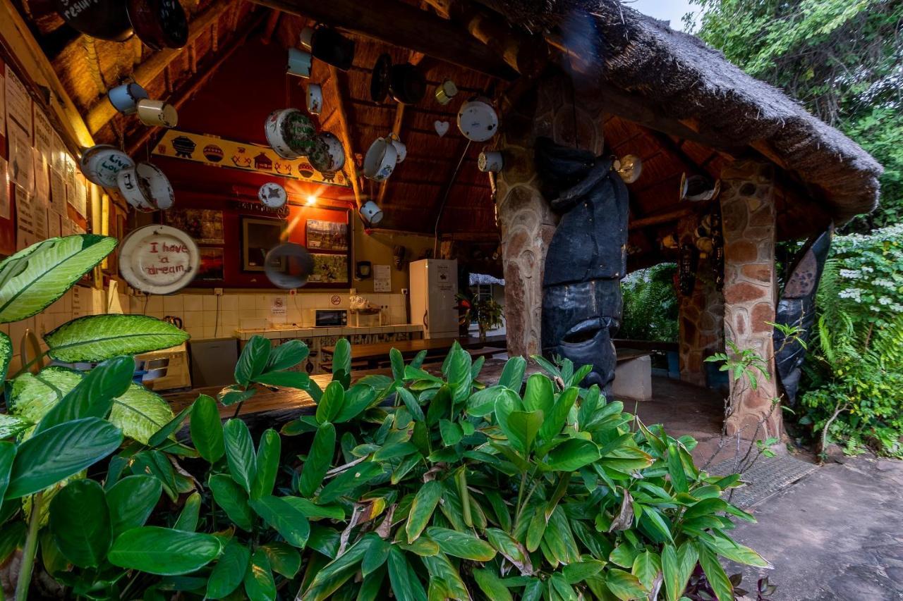 Victoria Falls Backpackers Lodge Exterior foto