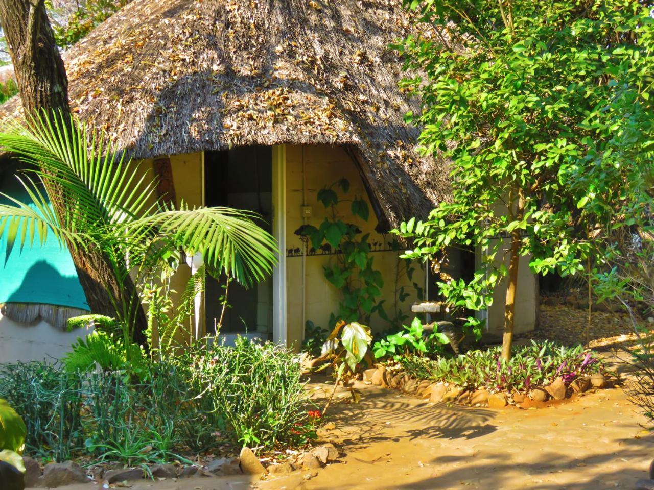 Victoria Falls Backpackers Lodge Exterior foto