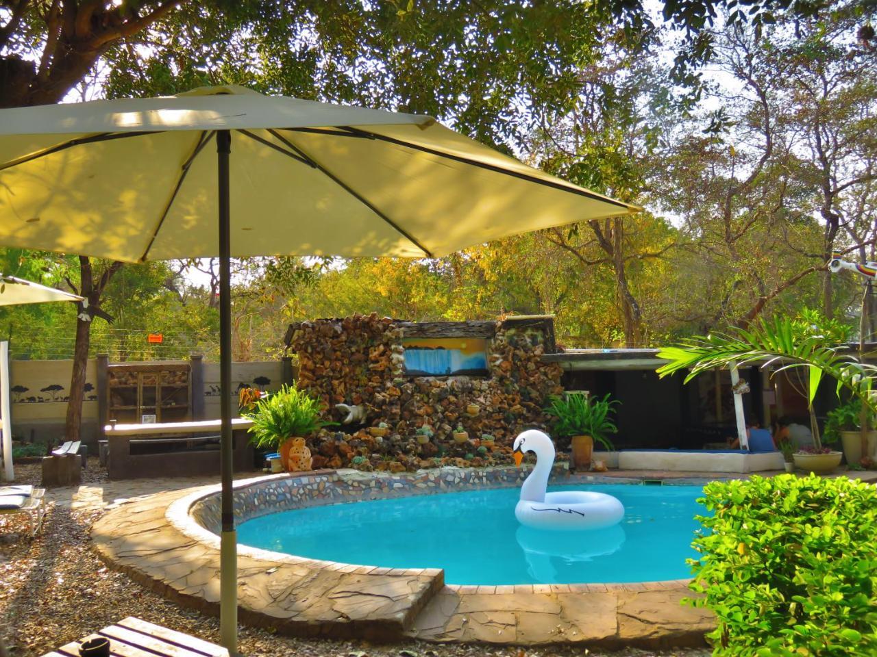 Victoria Falls Backpackers Lodge Exterior foto